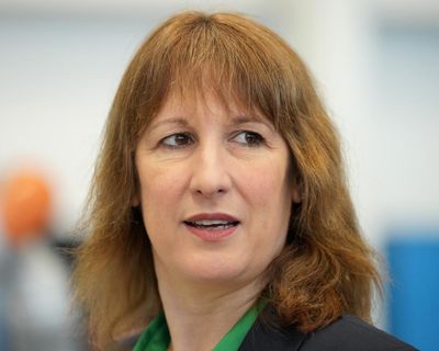 UK economy grows by only 0.1% amid falling business investment