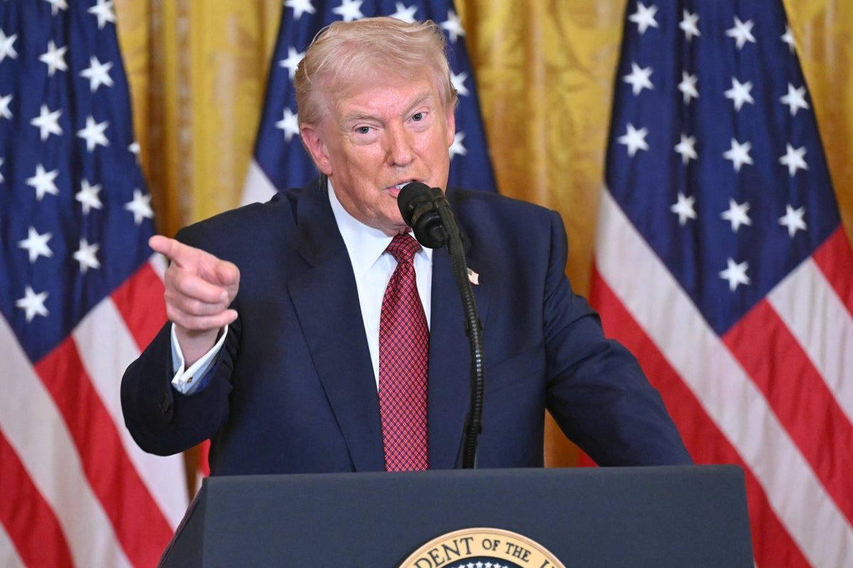 Trump Explaining Something Trump finally apologizes for something