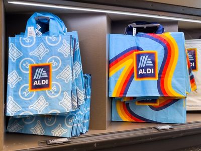 4 Ways to Get Free Reusable Bags at Major Chains