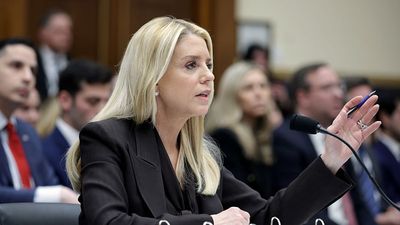 Pam Bondi shows up to hearing with Democrat’s Epstein search history in a ‘burn book,’ proves DOJ is spying on Congress