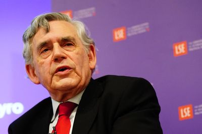 Gordon Brown says police must interview Andrew Mountbatten-Windsor over Epstein links