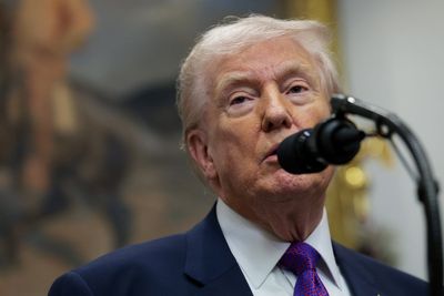 Trump bumbles in answer about posting ‘Obama ape’ video and said it was ‘all over the place for years’