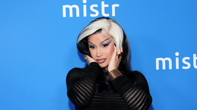 We gon’ jump’ Cardi B just gave a chilling warning to federal agents who try to get near her tour