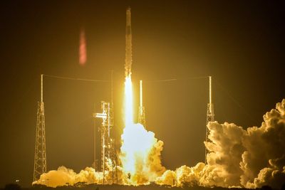 Nasa and Space X launch new astronauts to ISS after medical evacuation