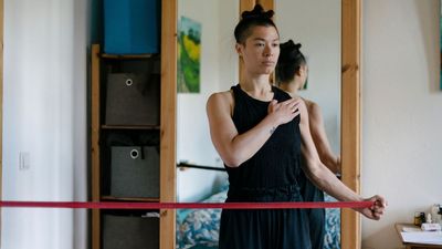 I’m a personal trainer who helps clients get stronger after injury—these are the three exercises I recommend everyone do to prevent shoulder issues