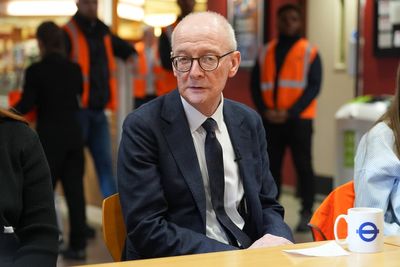 Young Londoners turn to apprenticeships amid university fee concerns