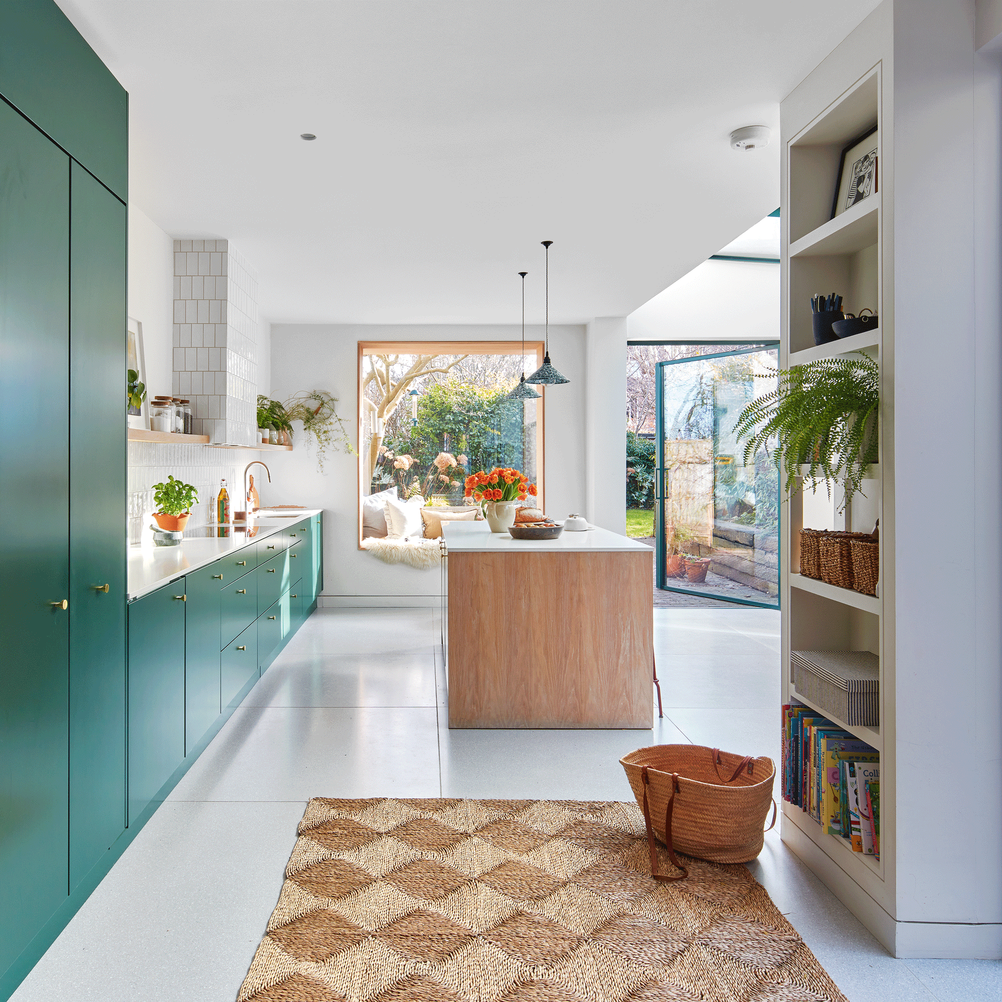 Sorry, open-plan kitchens – this kitchen layout is much more practical for modern life instead