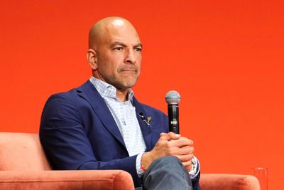 Peter Attia appears to be staying at CBS News despite Epstein communications