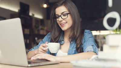 8 Small Habits That Will Build Your Money Know-How, According to an Expert