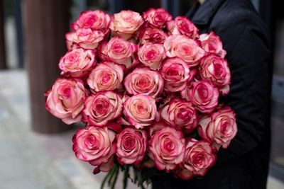 The “Valentine’s Day” Florist Trap: Why Roses Cost 30% More if You Order Today