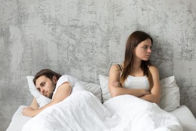 8 Signs Your Relationship Is Suffering from “Cabin Fever”