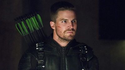 The Baywatch Reboot Is Casting, And I Don't Mind Stephen Amell Trading That Green Arrow Suit For A Red Suit