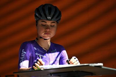 Silke Smulders fractured lumbar vertebrae in stage 2 crash at Setmana Valenciana