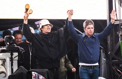 Oasis planning new songs for next tour