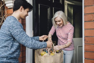 5 Ways to Get Free Delivery on Your Groceries
