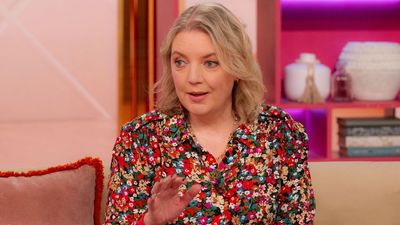 Do you need an 'admin night'? Lorraine's Claer Barrett explains why everyone should have a night in with friends to sort their lives out