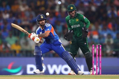 India ease to big win over arch-rivals Pakistan in T20 World Cup grudge match