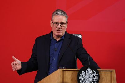 Cabinet Office probes Labour group over journalists’ smear campaign as PM backs investigation