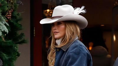 Barrel leg jeans continue to dominate the denim trends this year, and Jennifer Lopez is the ultimate inspiration