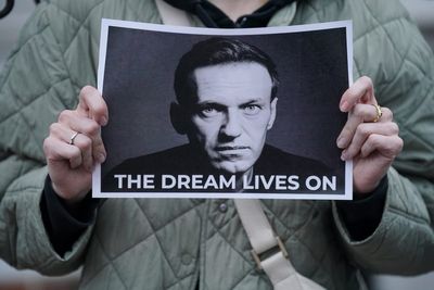 Ukraine-Russia war latest: Kremlin responds to Navalny poisoning claims while Kyiv launches ‘powerful’ attack