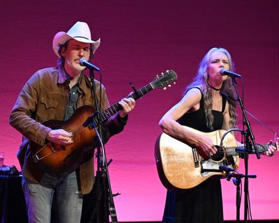 Gillian Welch and David Rawlings review – phenomenal duo put on an exquisite show