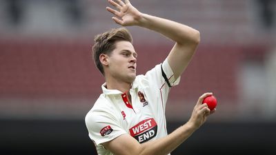 Crucial Carey wicket gives Queensland day-one honours