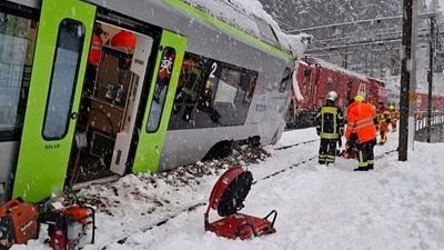 Train derails in Swiss Alps amid avalanche alert, leaving five injured