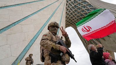 Tehran's top diplomat goes to Geneva for nuclear talks amid IRGC's Hormuz war games