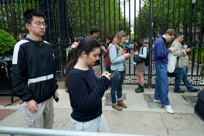 Spending just two hours a day on social media is linked to increased loneliness in college students