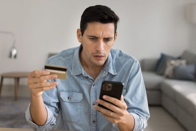 7 Bank Account Red Flags You Should Never Ignore