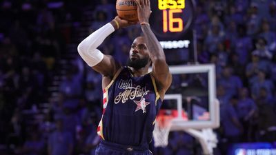 LeBron James Stirs Up Retirement Rumors Once Again After Bizarre Statement, And Says Fans Will Know Once He Decides