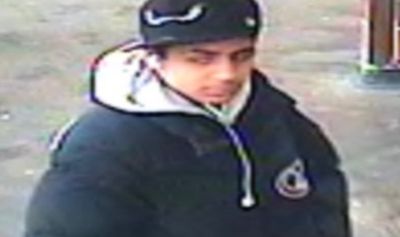 Manhunt after teenager robbed at knifepoint on Piccadilly line