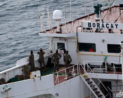 Russia threatens to deploy navy to protect vessels from ‘western piracy’