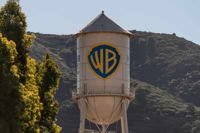 Netflix grants Warner Bros a 7 day waiver to reopen takeover talks with Paramount