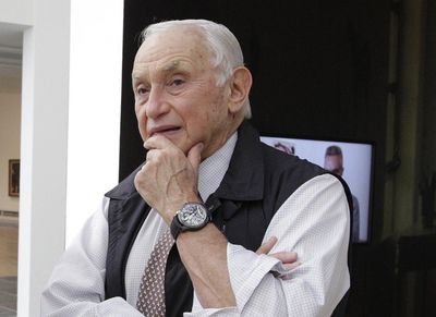 Questions swirl over Ohio billionaire Les Wexner’s ties to Jeffrey Epstein