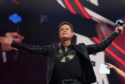 Tourist sues Las Vegas casino and Donny Osmond after a prop incident damaged her eye