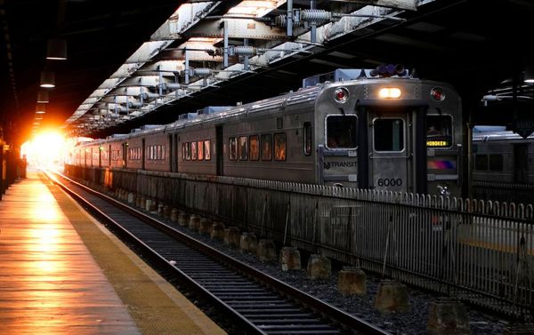 Manhattan commuters urged to work from home for weeks amid rail upgrade