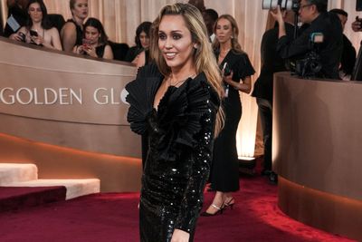 Miley Cyrus returns to Disney to celebrate 20-year anniversary of Hannah Montana