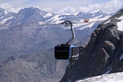 Olympic skiers Vonn and Shiffrin voice concerns over global warming amid glaciers crisis