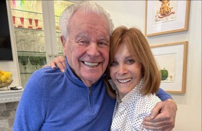 Hart to Hart legends Robert Wagner and Stefanie Powers reunite