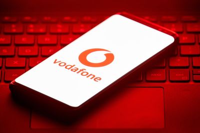 Vodafone to sell share of Dutch joint venture to Liberty Global for £870m
