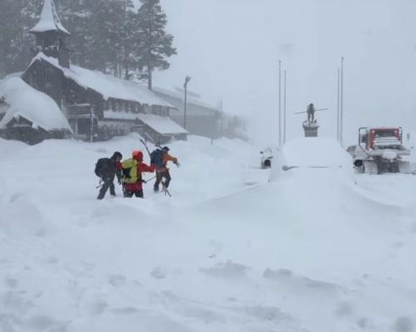 Search continues for nine skiers missing after US avalanche near Lake Tahoe