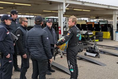 Marcus Ericsson crashes in last IndyCar test session at Phoenix