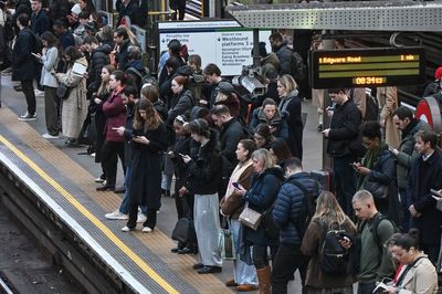 London travel news LIVE: Delays on Piccadilly line & DLR hitting morning commuters