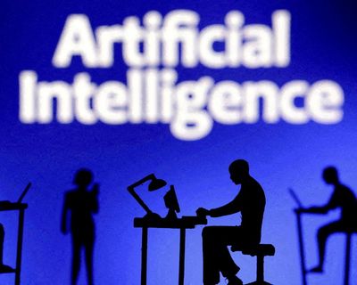 Accenture ‘links staff promotions to use of AI tools’