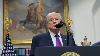 As Trump edges toward war with Iran, his ‘secretary of war’ is dangling from a palm tree in flip-flops with Dr. Oz