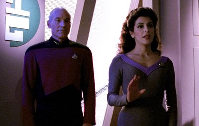 35 Years Ago, Star Trek Flipped The Script On Alien First Contact