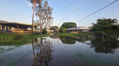 Flood-threatened outback town evacuees set to return