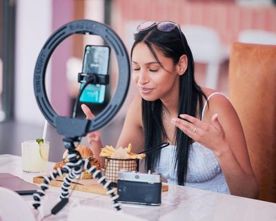 ‘Food porn’: are sexy meal pics ruining the restaurant industry?