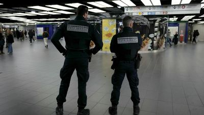 France to trial equipping transport police with electric stun guns